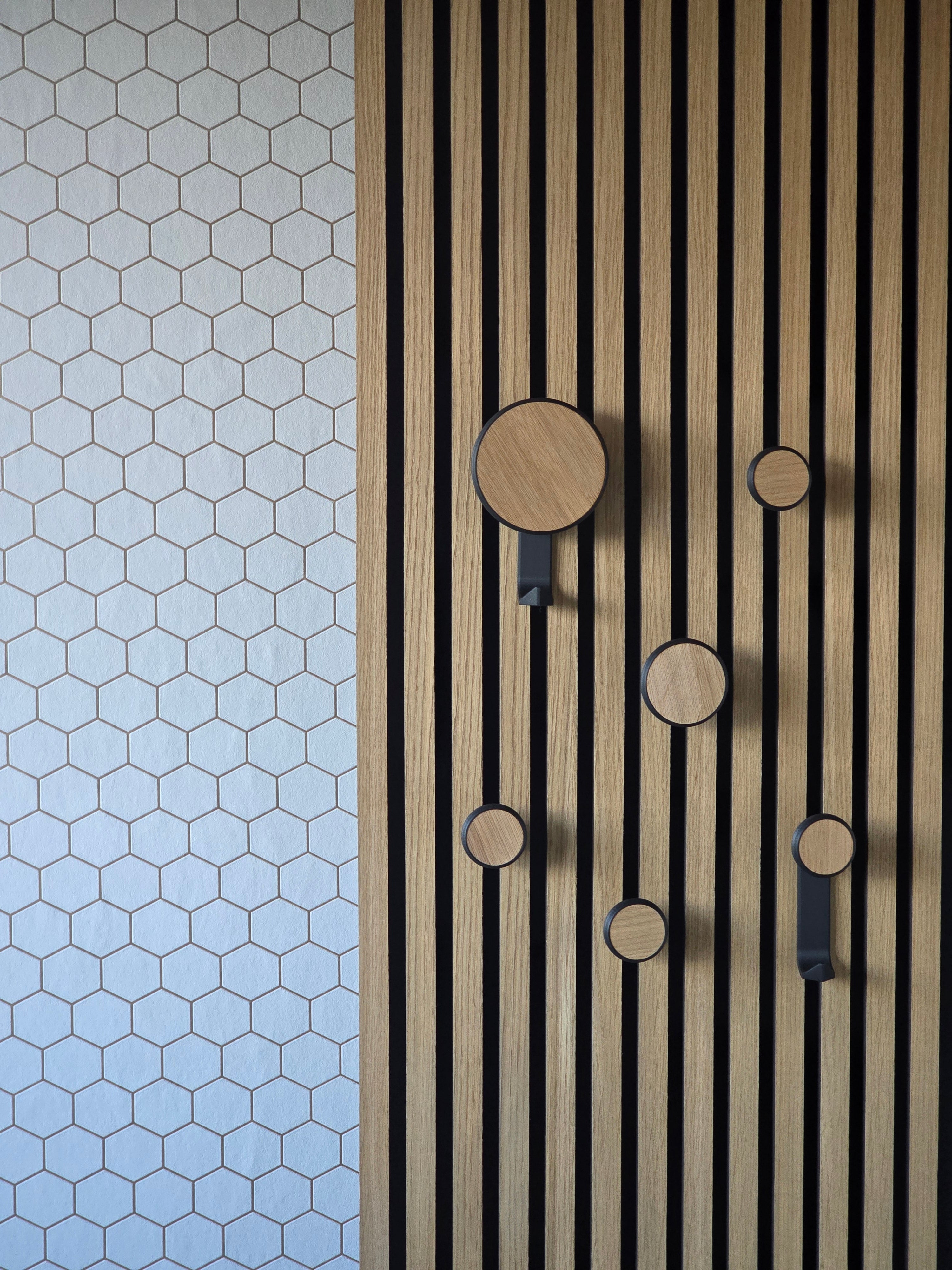 Round Hanger/Hook for Acoustic Panels - Installation type: Wall Clip