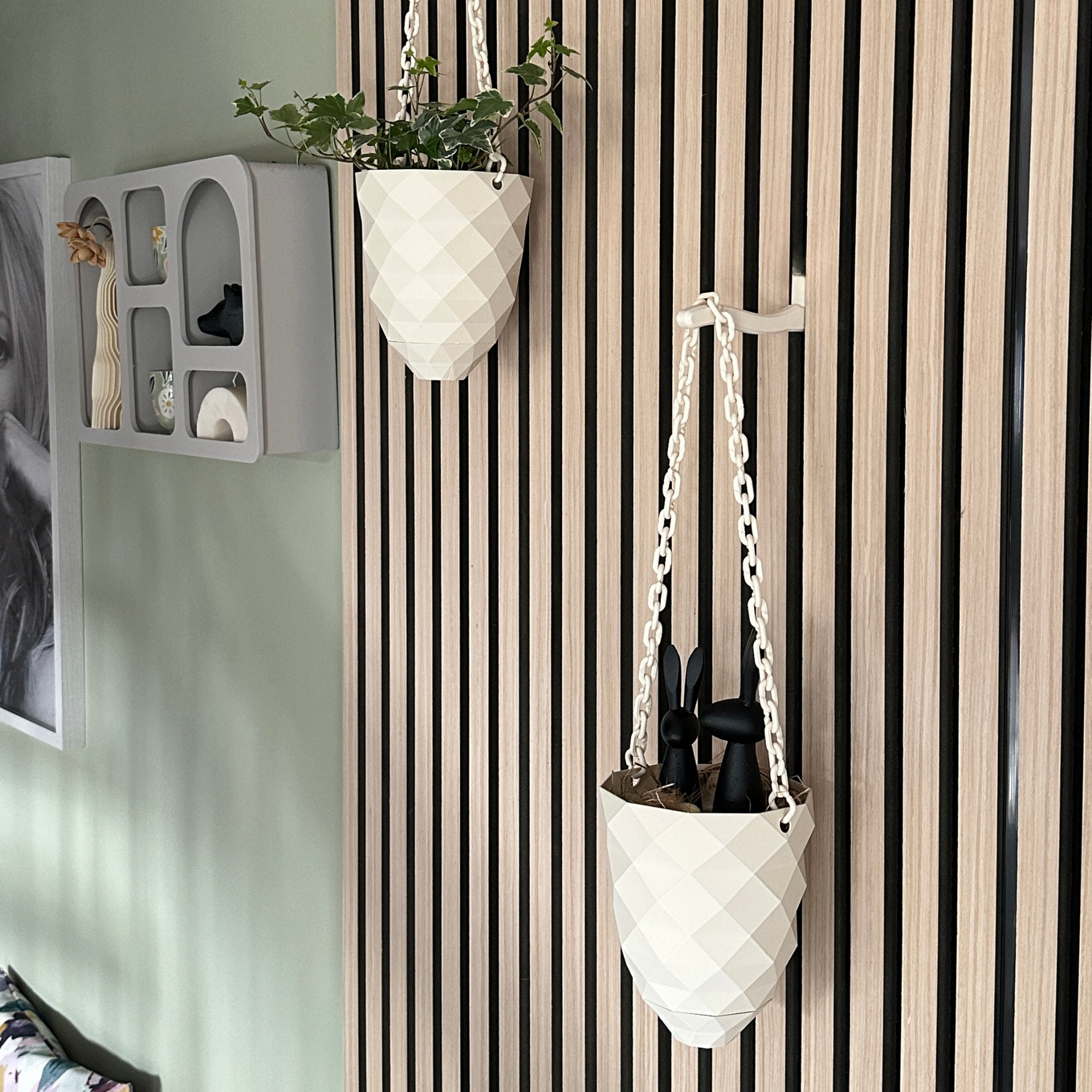 Hanging plant vase - Installation: Screw-in