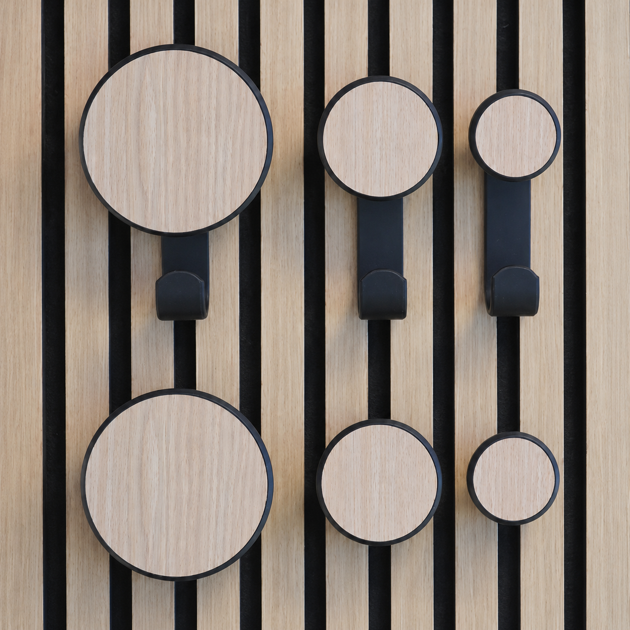 Round Hook/Hanger Oak Veneer - Installation: Wall Clip