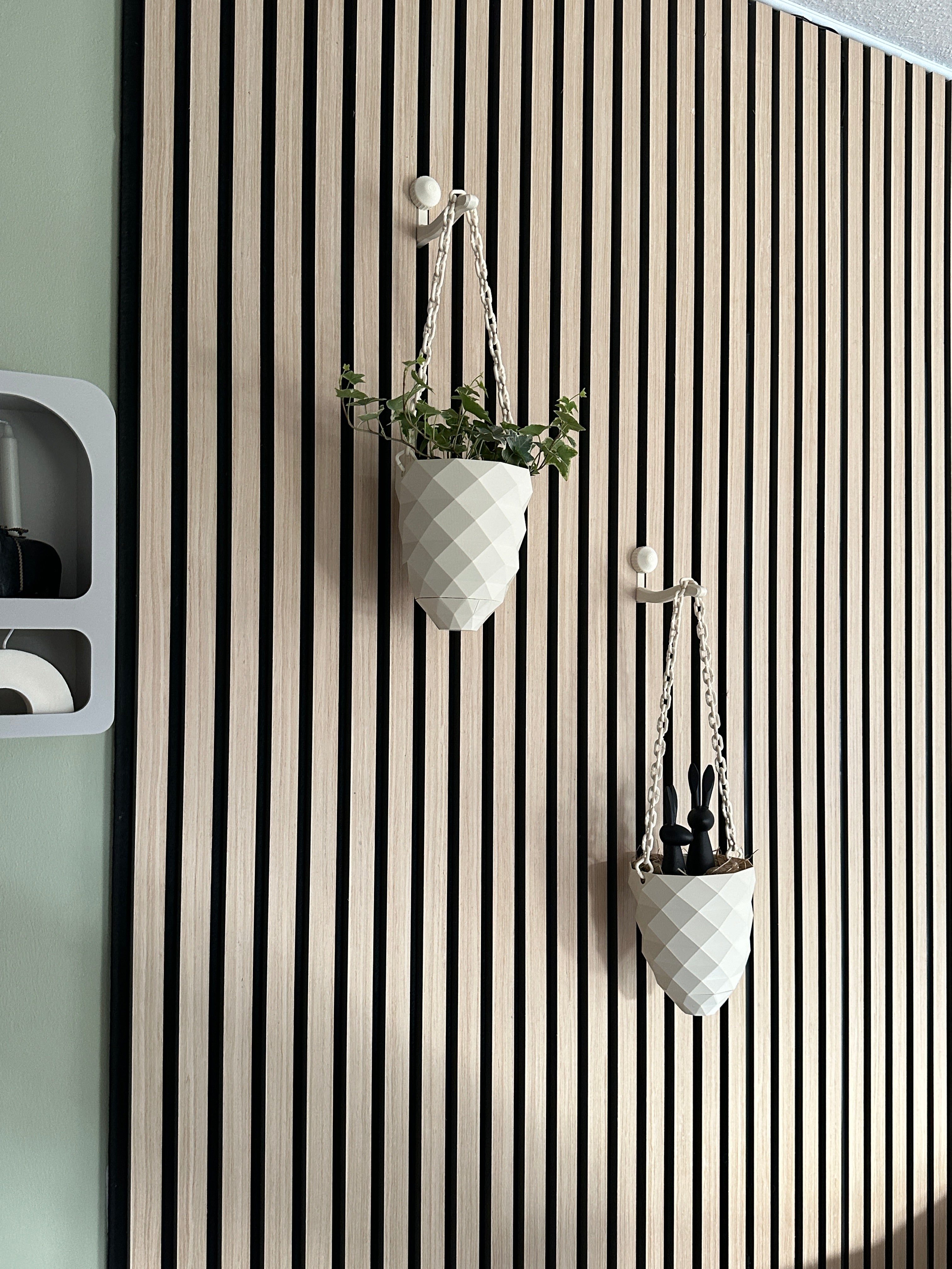 Hangende plantenvaas voor akoestische panelen